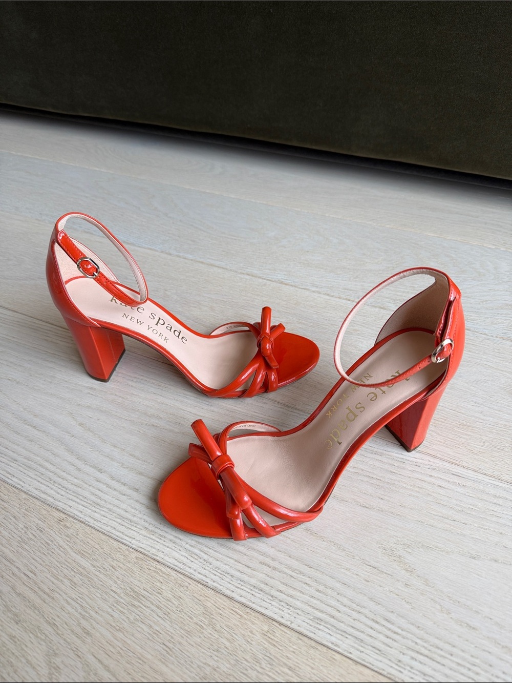 Kate Spade New York Bow Patent Block-Heel Sandals Size 8.5 Shoes Red Orange